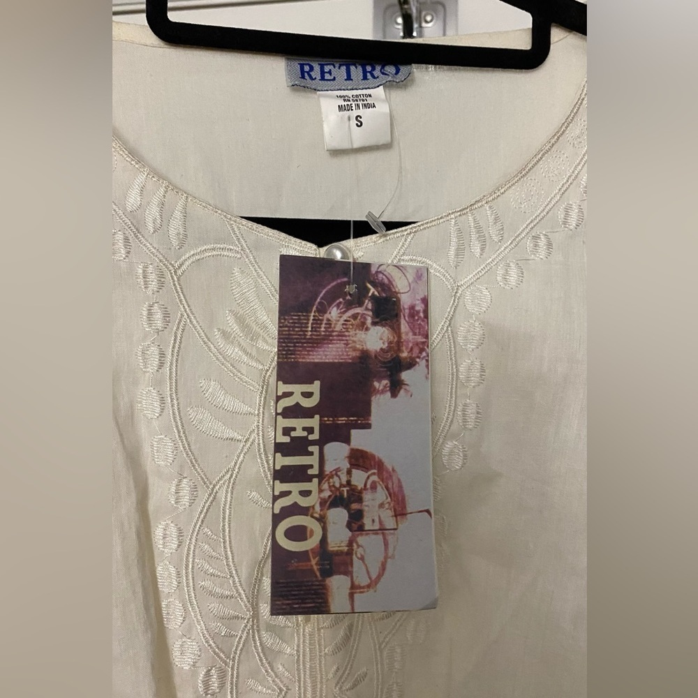 NWT Retro Ivory Wing Sleeve Cotton Top Size Small - Picture 6 of 6